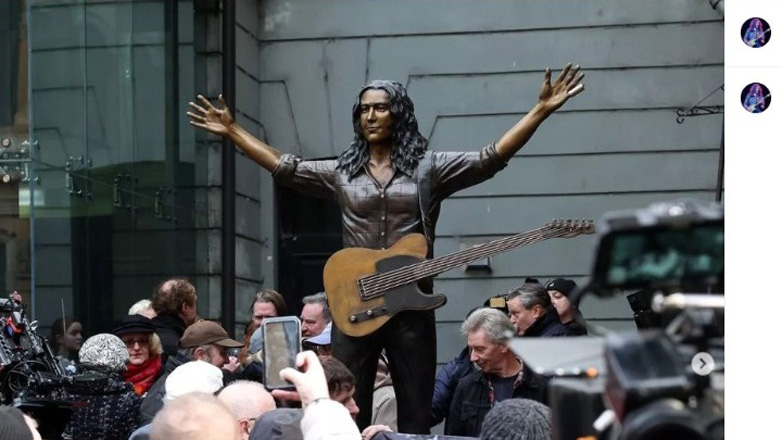 Τα αποκαλυπτήρια αγάλματος του Ρόρι Γκάλαχερ  στο Μπέλφαστ