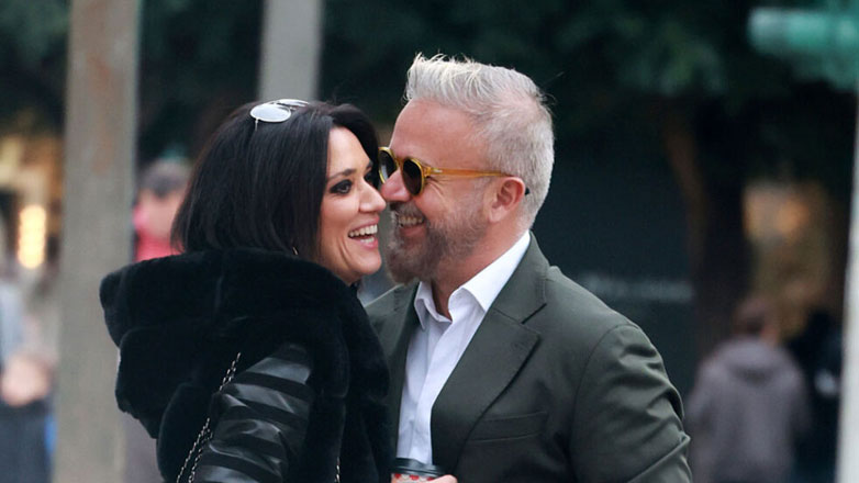 Γιώτα Τριγώνη: Σπάνια εμφάνιση με τον Ιταλό εφοπλιστή στο κέντρο της Αθήνας – Φωτογραφίες