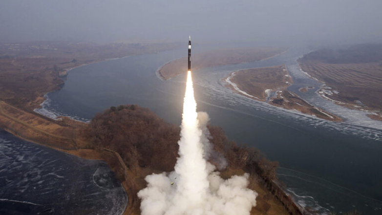 Η Βόρεια Κορέα δοκίμασε υπερηχητικό πύραυλο σε απομακρυσμένους στόχους στον Ειρηνικό