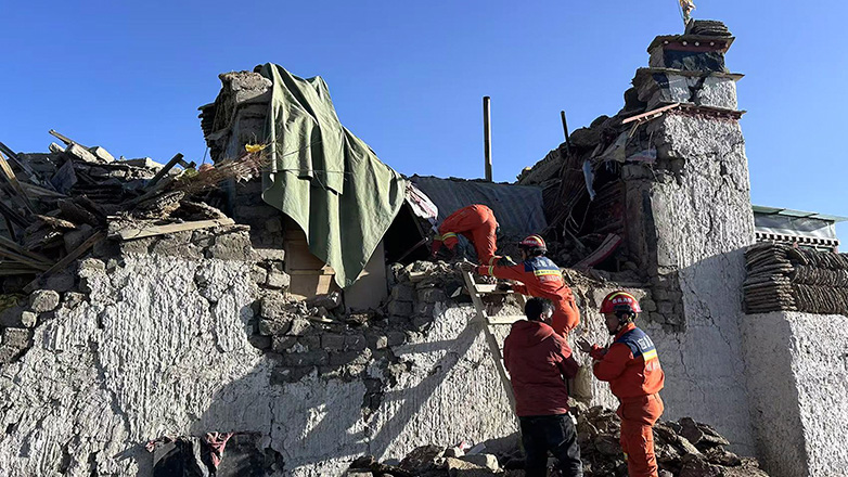 Στους 53 οι νεκροί από τον σεισμό στα σύνορα Νεπάλ – Κίνας