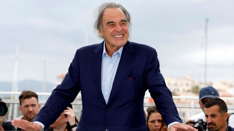 Όλιβερ Στόουν: Ενθουσιασμένος με το μιούζικαλ «Wicked» – Η ανάρτησή του