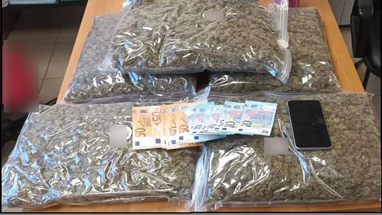 Βόλος: Ο «αδύνατος με τα μαύρα ρούχα» και ο διαφορετικός σάκος στα ΚΤΕΛ