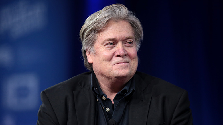 Ο Μπάνον στηρίζει τον Μασκ: «Θα μετατρέψουμε την Ευρώπη σε παράδεισο των λαϊκιστών»