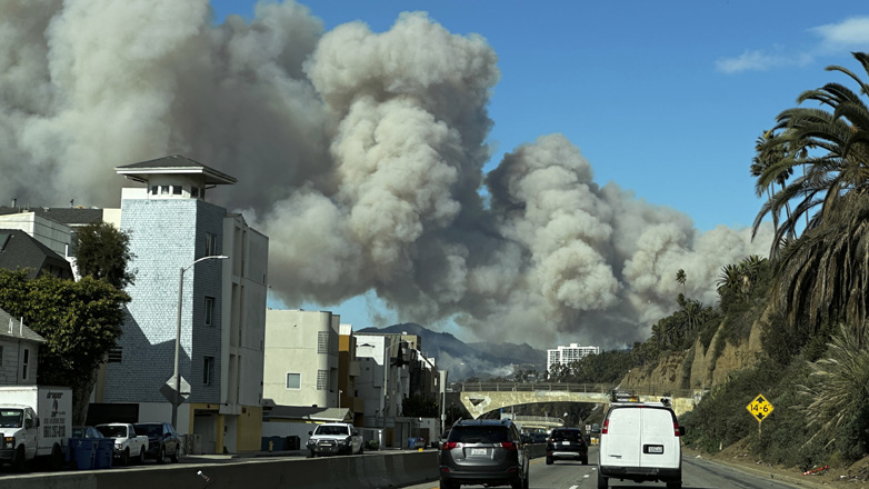 Πύρινη κόλαση στο Λος Άντζελες