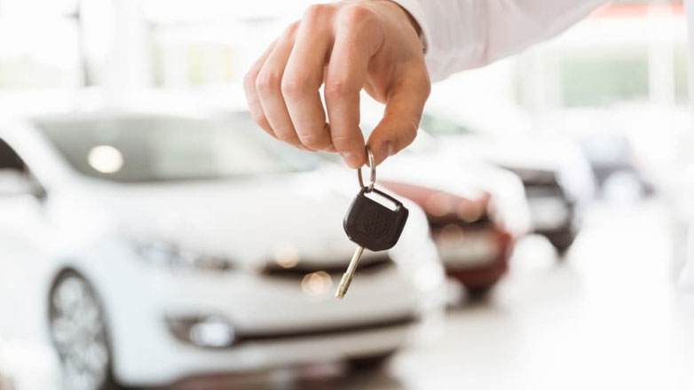 Πόσο διαφορετικοί κόσμοι είναι οι υποψήφιοι αγοραστές EV με τους αντίστοιχους βενζινοκίνητων μοντέλων;