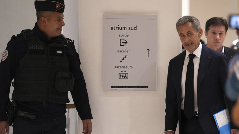 Σαρκοζί: Δεν θα βρείτε ποτέ ούτε ένα λεπτό από λιβυκό χρήμα στην εκστρατεία μου