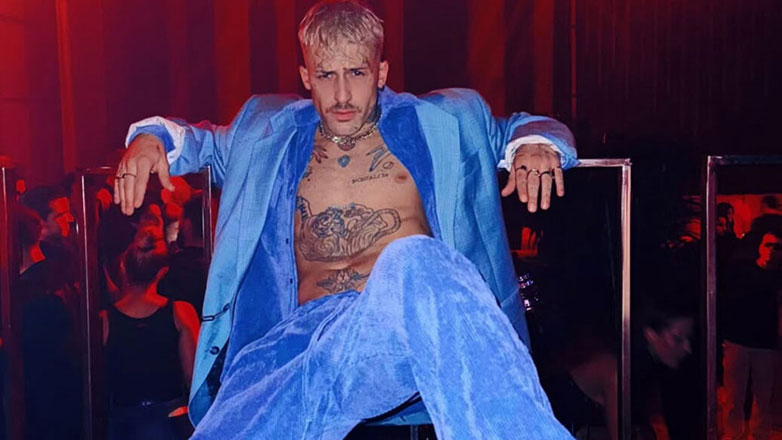 Συγκλονίζει ο Τάσος Ξιαρχό: «Η μητέρα μου έμαθε από την τηλεόραση ότι είμαι θετικός στον HIV»