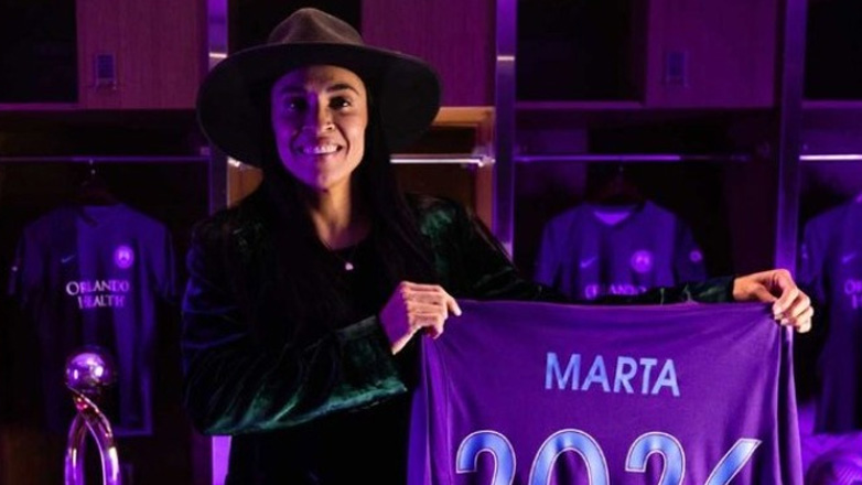 Ποδόσφαιρο: Η Μάρτα ανανέωσε για δύο χρόνια με το Ορλάντο!