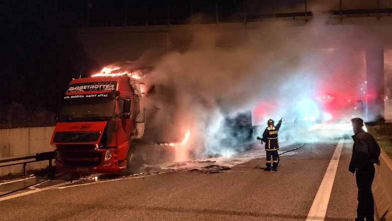 Πυρκαγιά σε νταλίκα στην Ιόνια Οδό