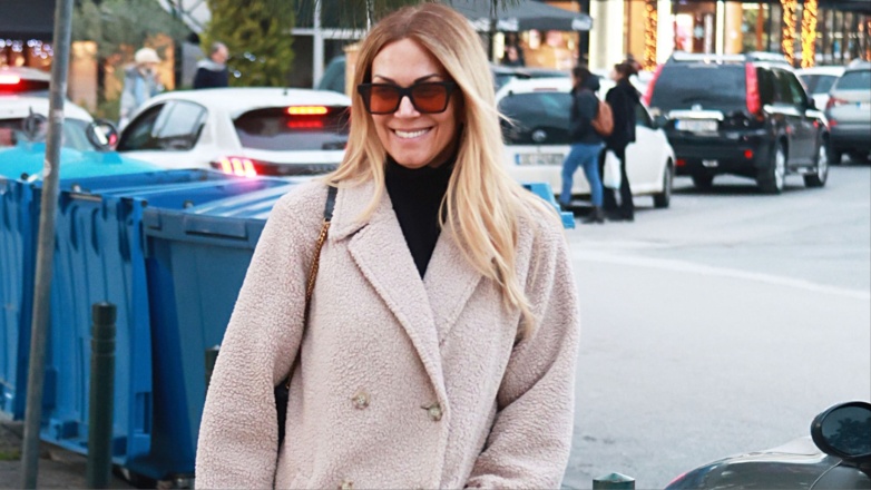 Έλλη Κοκκίνου: Με αθλητικό στυλ στη βόλτα της στη Γλυφάδα – Φωτογραφίες