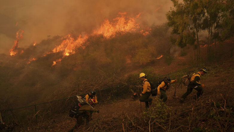 Εφιάλτης στο Λος Άντζελες: Απειλείται η κοιλάδα του Σαν Φερνάντο
