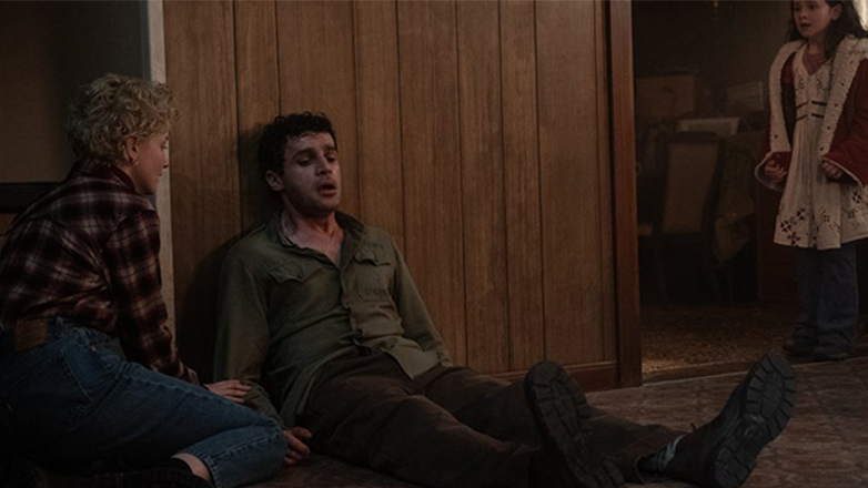 «Λυκάνθρωπος» : Ένας τρομαχτικός νέος εφιάλτης από τον Λι Γουανέλ με τον Κρίστοφερ Άμποτ