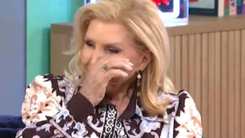 «Λύγισε» η Λίτσα Πατέρα στον αέρα της ΕΡΤ: «Τα τελευταία 2 χρόνια στη δουλειά στεναχωρήθηκα και έκλαψα»