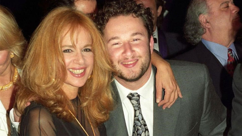 Αλίκη Βουγιουκλάκη: Το σπάνιο βίντεο – ντοκουμέντο με τον γιο της, Γιάννη Παπαμιχαήλ όταν ήταν μικρός