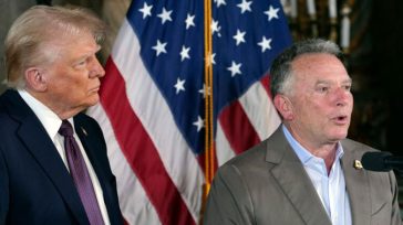 Ο Τραμπ απένειμε «εύσημα» στον ειδικό απεσταλμένο του, Στιβ Γουίτκοφ, για την εκεχειρία στη Γάζα