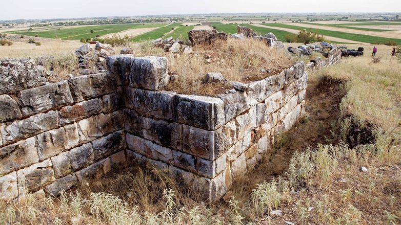 ΥΠΠΟ: Σε εξέλιξη η αποκατάσταση της ακρόπολης της Αρχαίας Πέλιννας