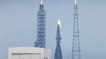 Ο Τζεφ Μπέζος έστειλε τον πρώτο του πύραυλο στο διάστημα