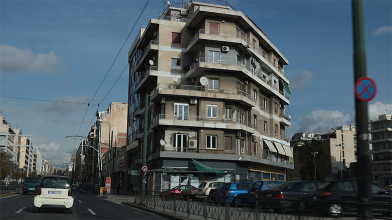 37 ιστορίες αθηναϊκών πολυκατοικιών