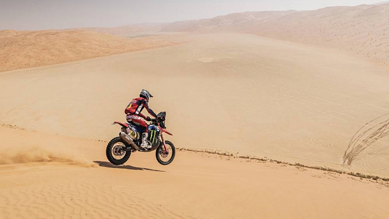 Dakar Rally: Ο Schareina πλησιάζει τον Sanders στην 11η ΕΔ