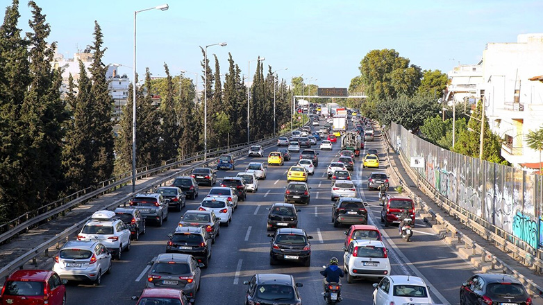 Καραμπόλα τεσσάρων αυτοκινήτων στην άνοδο του Κηφισού