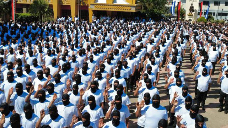 Νικαράγουα: Χιλιάδες κουκουλοφόροι ορκίστηκαν εθελοντές αστυνομικοί