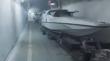 Το Ιράν αποκάλυψε υποθαλάσσια ναυτική του βάση δύο μέρες πριν την ορκωμοσία Τραμπ