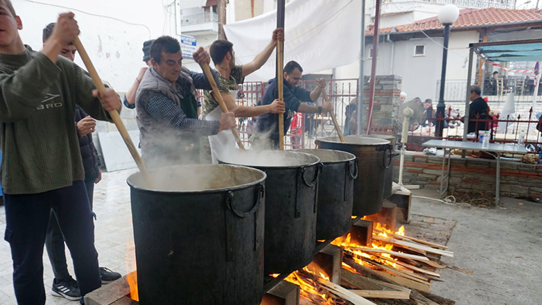 Δράμα: Αναβιώνει το έθιμο του «κουρμπανιού» στο Καλαμπάκι ανήμερα του Αγίου Αθανασίου
