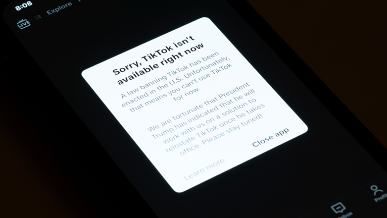 Έπεσε «μαύρο» στο TikTok στην Αμερική