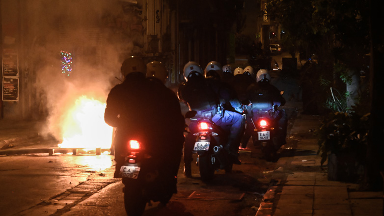 Ένταση στα Εξάρχεια – 10 προσαγωγές