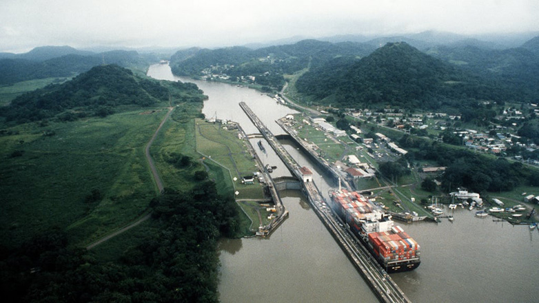 Οι ΗΠΑ απειλούν τον Παναμά με «μέτρα» αν δεν υπάρξουν «άμεσες αλλαγές» στη διώρυγα