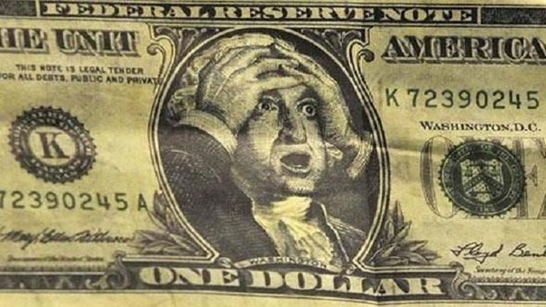 Υποχωρεί το δολάριο έναντι του ευρώ και της στερλίνας – Εκτοξεύτηκε το bitcoin