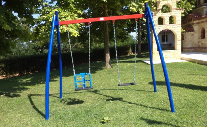 Κέρκυρα: Απεγκλώβισαν 13χρονη που «σφήνωσε» στην κούνια