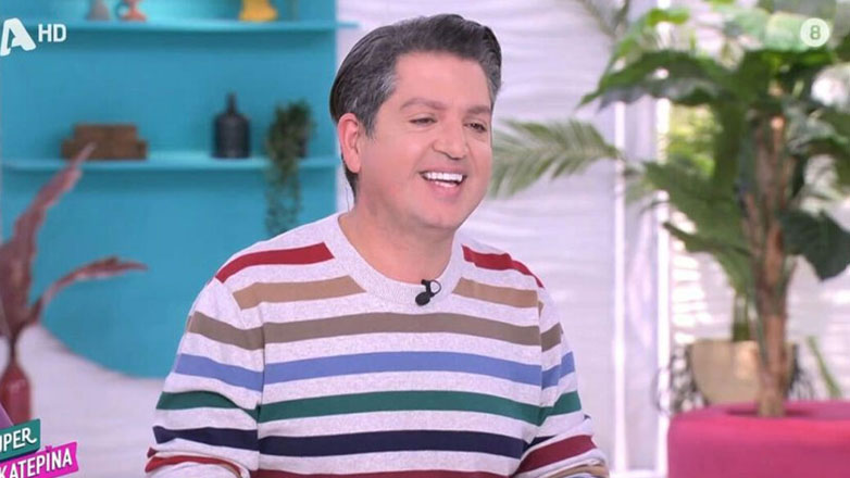 Ο Γιάννης Πουλόπουλος επέστρεψε στην εκπομπή της Καινούργιου μετά το θέμα της υγείας του