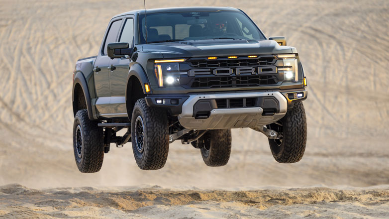 Ford CEO: «Θέλουμε η Ford να γίνει η Porsche των off-road οχημάτων» Ford CEO: «Θέλουμε η Ford να γίνει η Porsche των off-road οχημάτων»