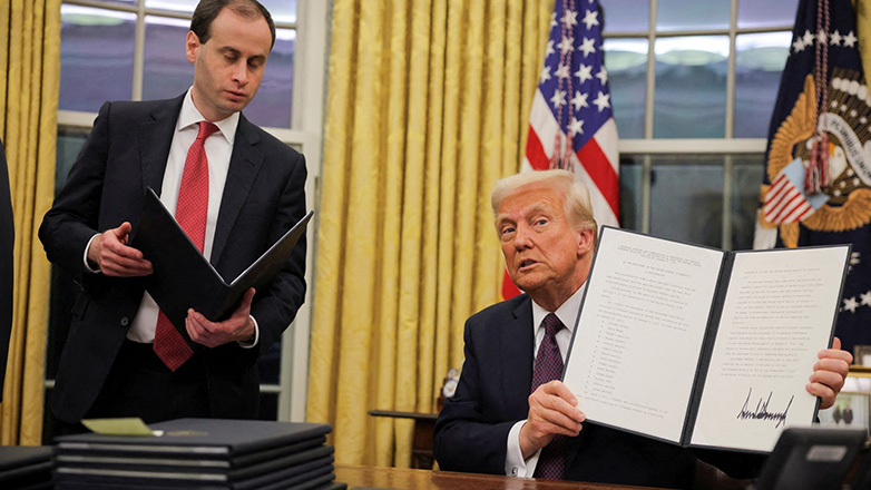 «Ξηλώνει» άμεσα την woke ατζέντα ο Τραμπ