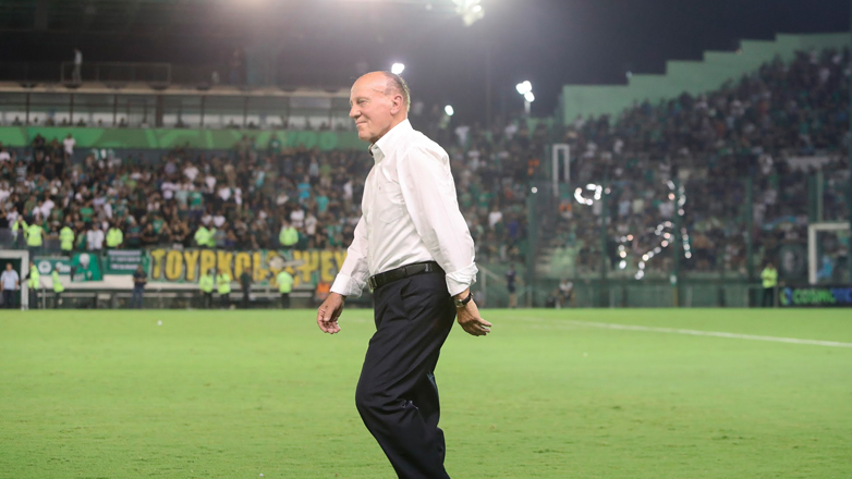 Αγωνία για τον «στρατηγό» του ελληνικού ποδοσφαίρου