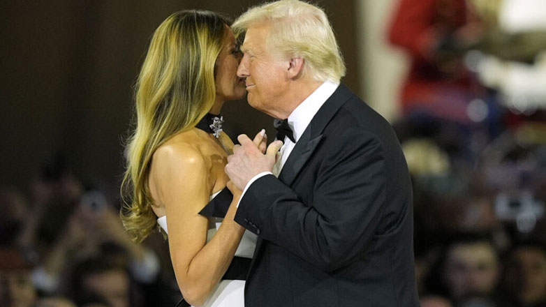 Donald Trump και Melania: Τι ψιθύρισαν μεταξύ τους όσο χόρευαν μπροστά στις κάμερες