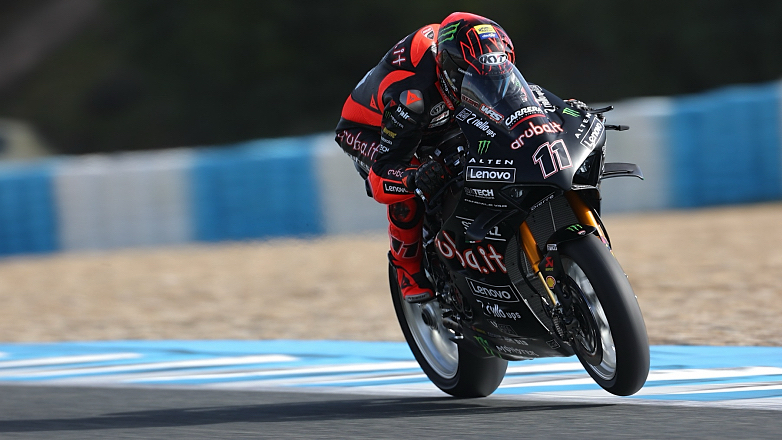 WorldSBK: Η Ducati κυριαρχεί την 1η μέρα στην Χερέθ