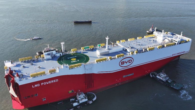 Η BYD μόλις καθέλκυσε το μεγαλύτερο φορτηγό πλοίο στον κόσμο, ώστε να μεταφέρει τα EV της