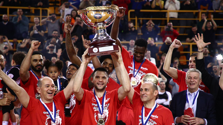 Ολυμπιακός: Οι Αγγελόπουλοι θα βραβεύσουν τον Παπανικολάου πριν το παιχνίδι με τη Φενέρμπαχτσε