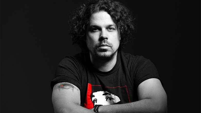 Ο Παντελής Κυραμαργιός στη μουσική σκηνή «Μακάρι»