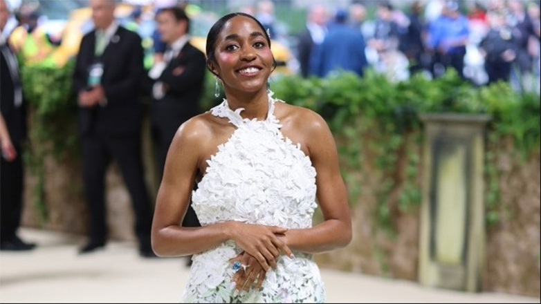 «Opus»: Κυκλοφόρησε το πρώτο τρέιλερ για το θρίλερ με την Αΐο Εντεμπίρι και τον Τζον Μάλκοβιτς