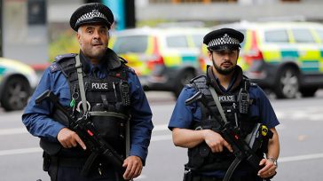 Βρετανία: Συνελήφθησαν πέντε άτομα για τρομοκρατία