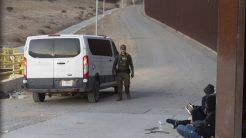 Τραμπ: Θα αναπτυχθούν επιπλέον 1.500 στρατιωτικοί στα σύνορα ΗΠΑ-Μεξικού