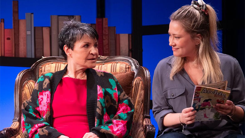 Παράταση παραστάσεων για το έργο «Δυο γυναίκες χορεύουν» στο θέατρο Διάνα