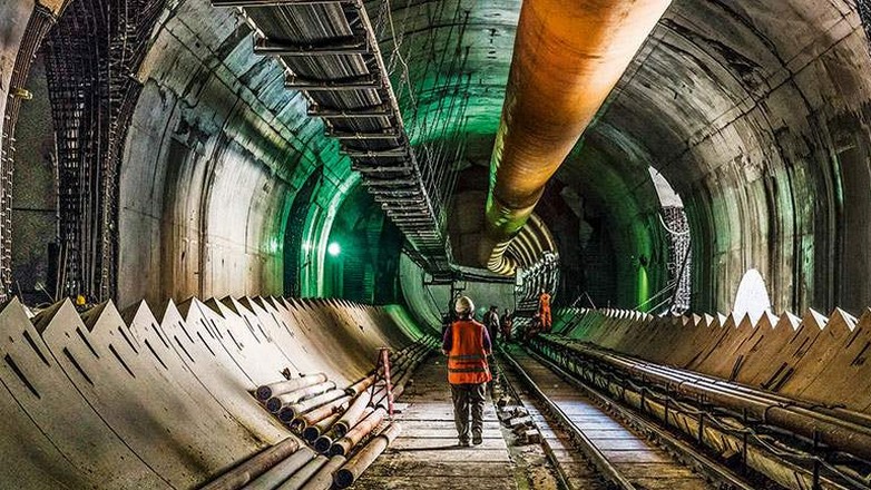 ΑΒΑΞ: Έτοιμο το 50% της σήραγγας για τον ένα από τους δύο μετροπόντικες της γραμμής 4 του μετρό της Αθήνας