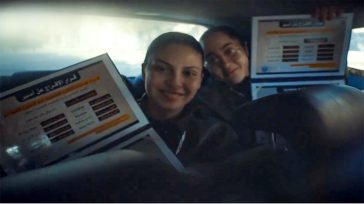 Προπαγανδιστικό βίντεο της Χαμάς που έδωσε μπρελόκ με παλαιστινιακή σημαία στις ομήρους