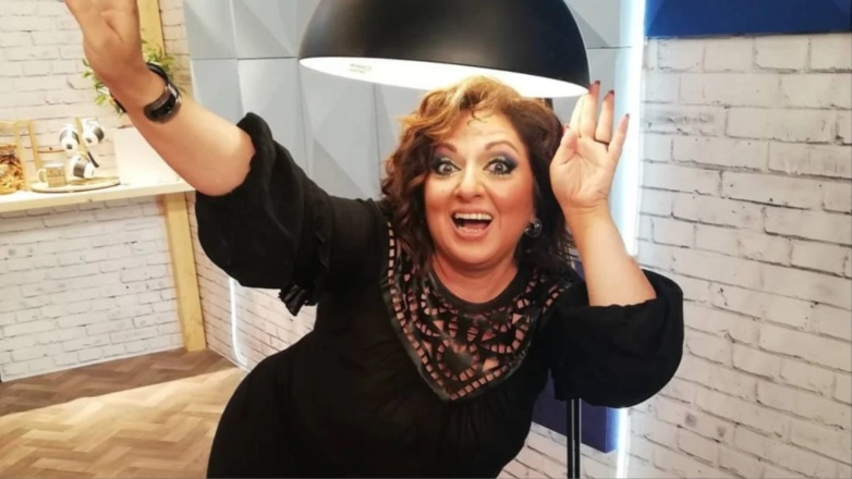 Σοφία Μουτίδου για την παράσταση «Πες το Ψέματα» – «Η πρόκριση των ανδρών είναι πάρα πολύ συνήθης»