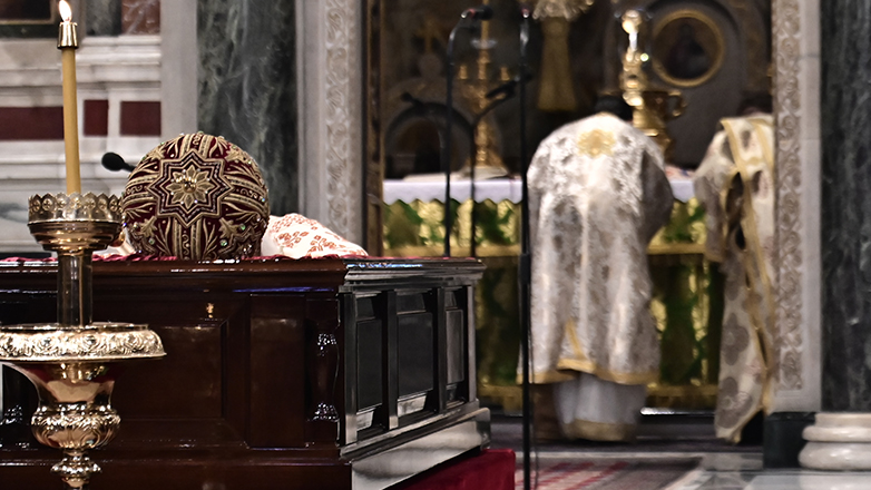 Τρισάγιο και Λαϊκό προσκύνημα για τον Αναστάσιο στη Μητρόπολη Αθηνών