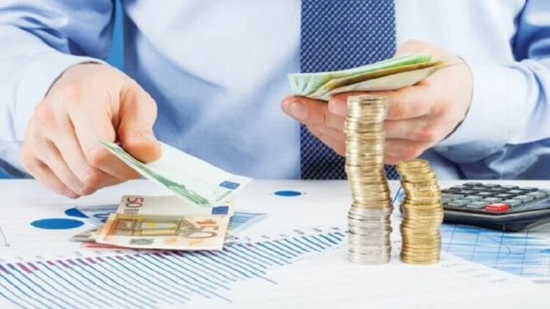 Νέες μειώσεις φόρων για τη μεσαία τάξη